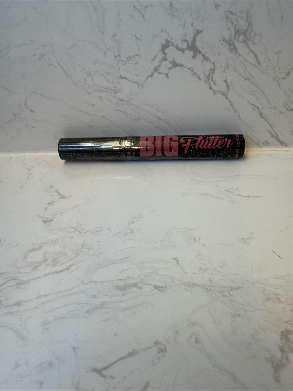 Seraphine Big Flatter Mascara - Black with Pink Lettering